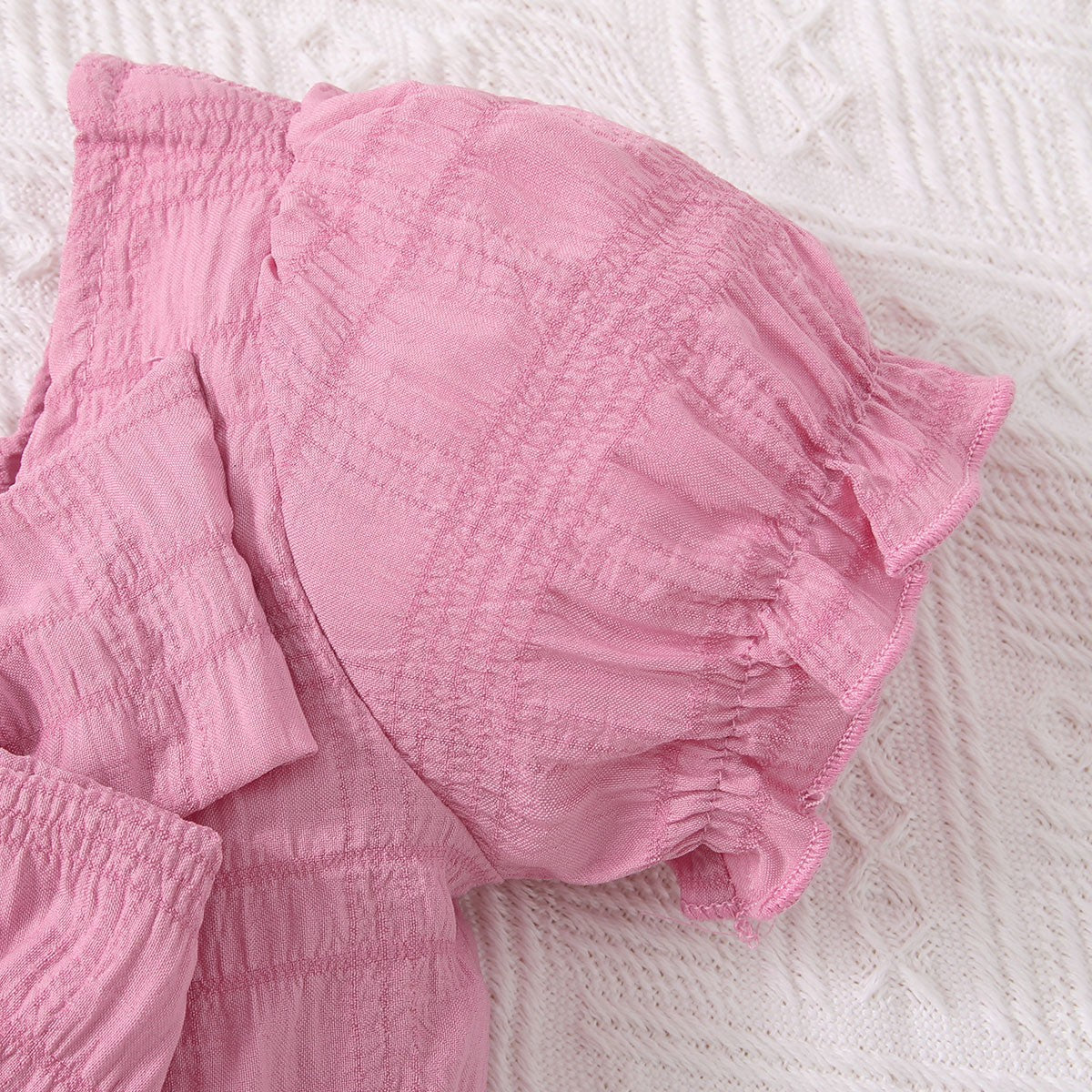 Conjunto de pantalones cortos con cinturón y top con detalle de lazo texturizado para niños