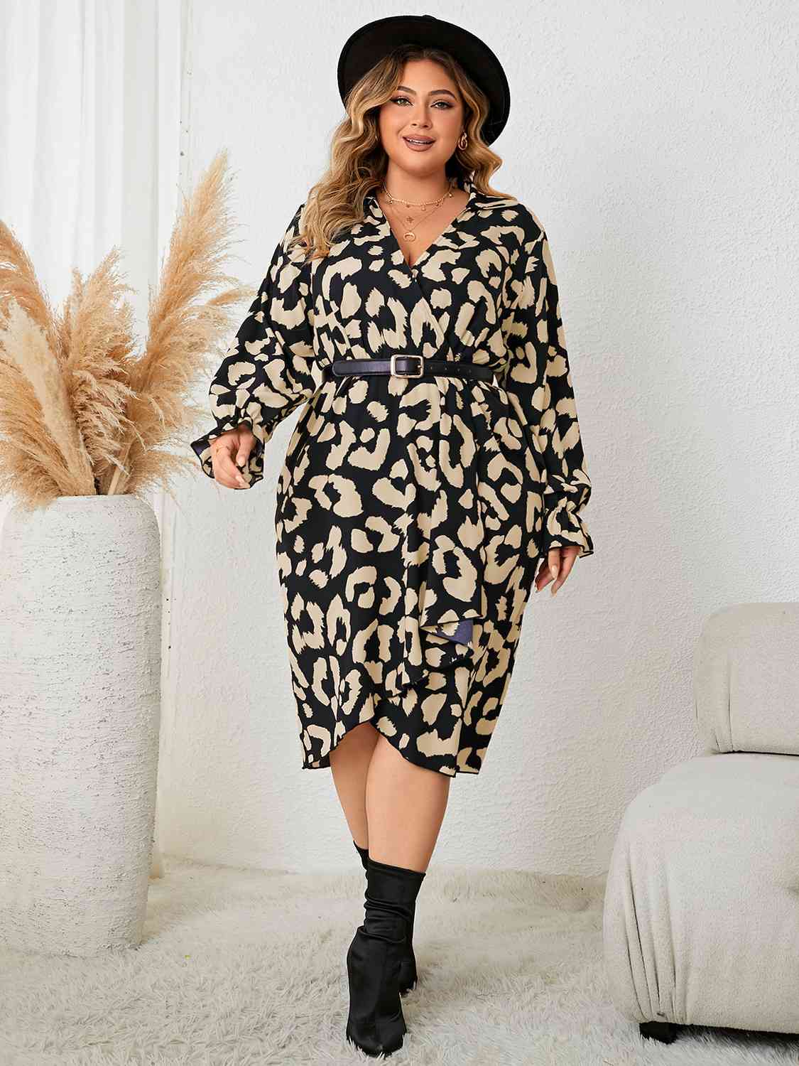 Vestido de manga con volante y cuello sobrepelliz de leopardo de talla grande