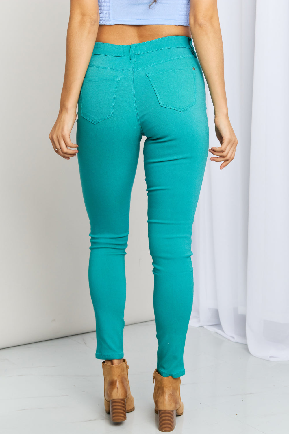 YMI Jeanswear Vaqueros pitillo de talle medio y hiperelásticos de tamaño completo en verde mar