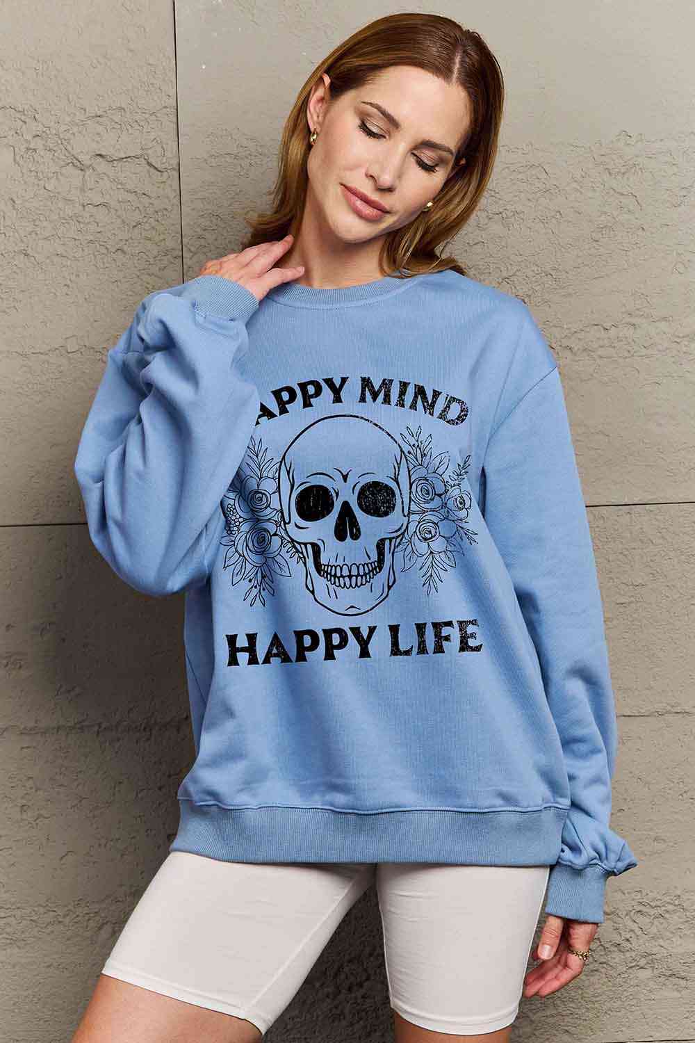 Sudadera con estampado de calavera HAPPY MIND HAPPY LIFE de tamaño completo de Simply Love Simply Love