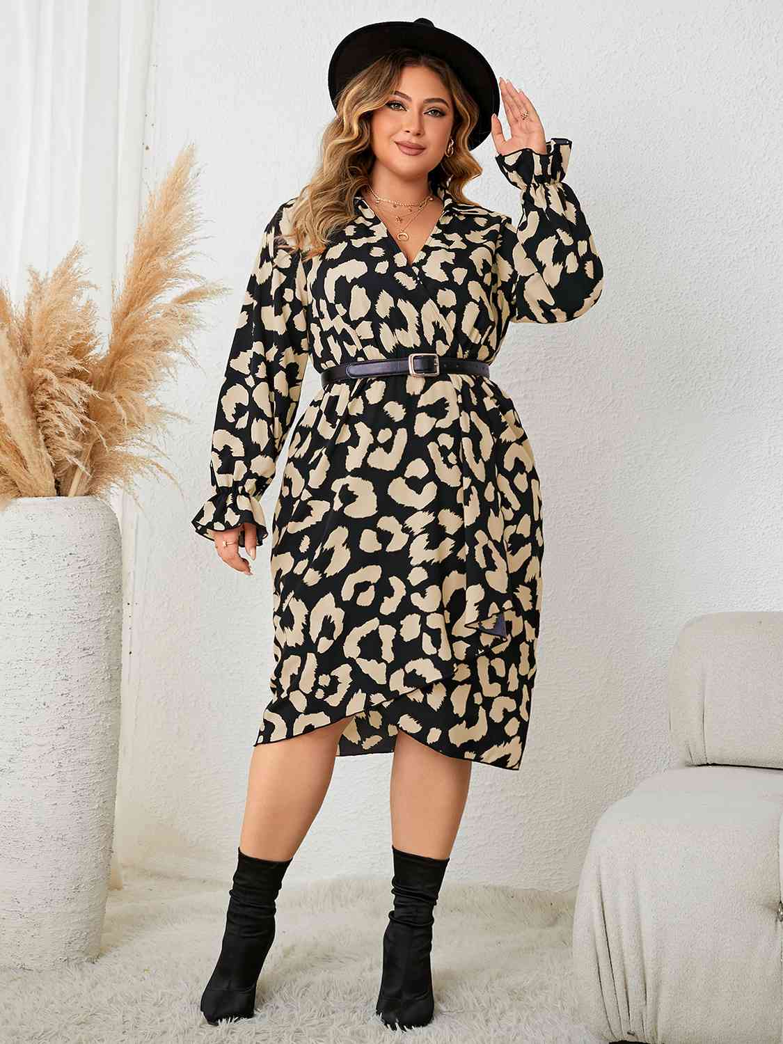 Vestido de manga con volante y cuello sobrepelliz de leopardo de talla grande