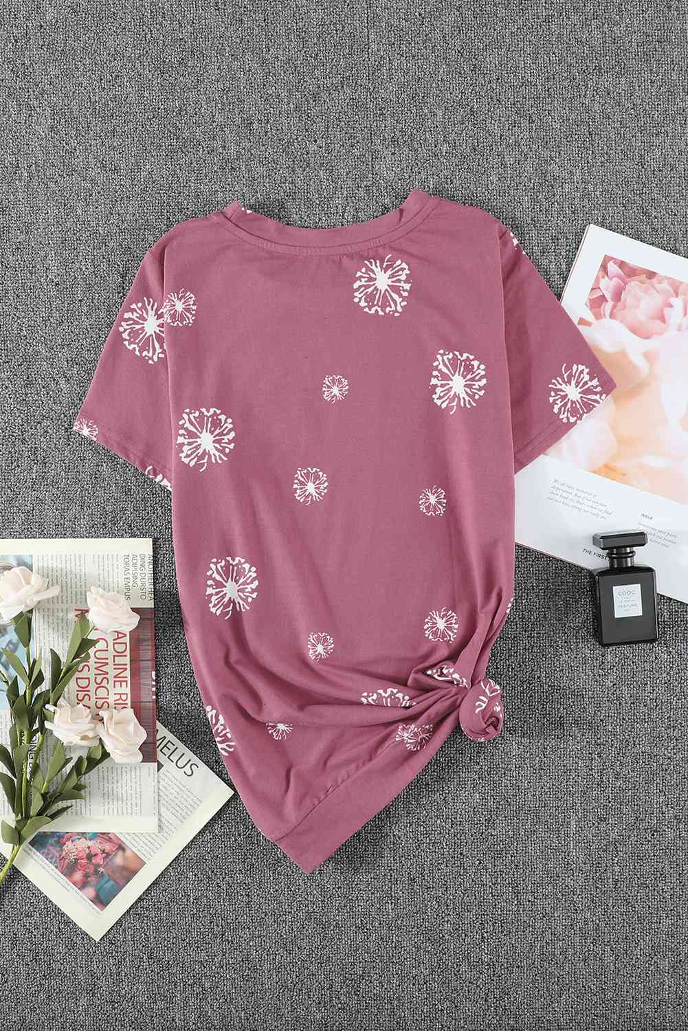 Camiseta con cuello redondo y estampado de diente de león para niñas