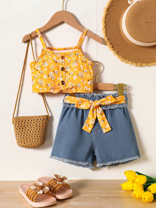 Conjunto para niñas camisola floral y shorts vaqueros con cinturón