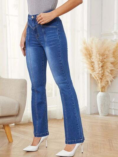 Jeans bootcut de cintura alta con bolsillos