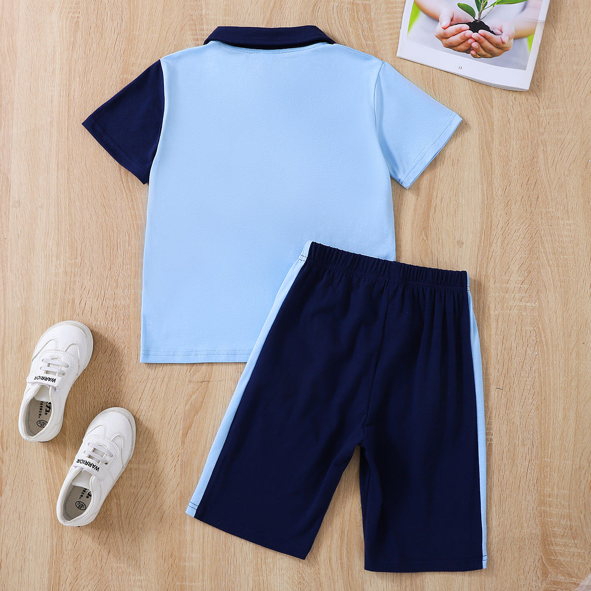 Conjunto de pantalones cortos y polo color block para niños