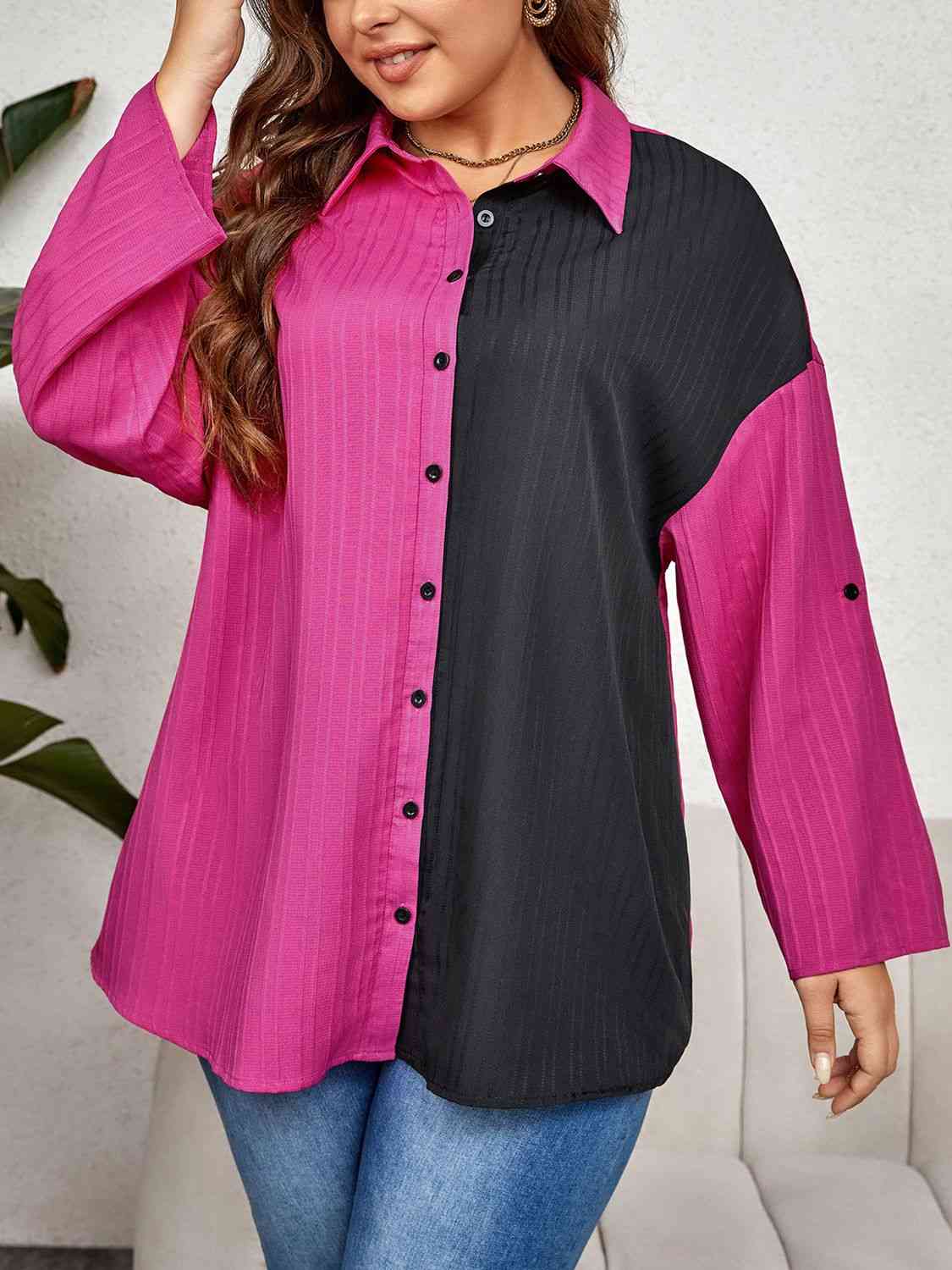 Camisa con manga enrollable y color en contraste de talla grande