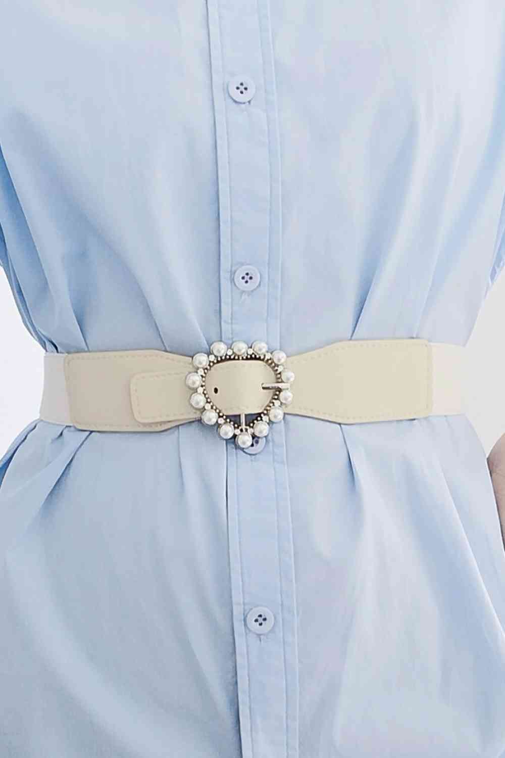 Cinturón elástico con hebilla de corazón de perlas
