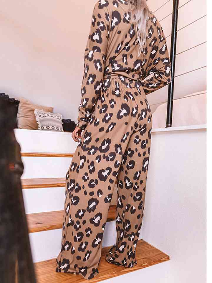 Conjunto de salón con pantalón y top de manga larga de leopardo