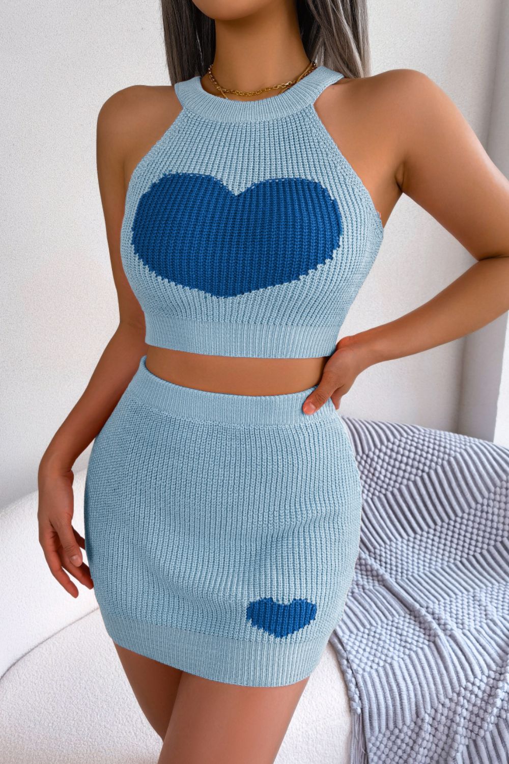 Conjunto de falda y top de punto sin mangas de canalé en contraste de corazones