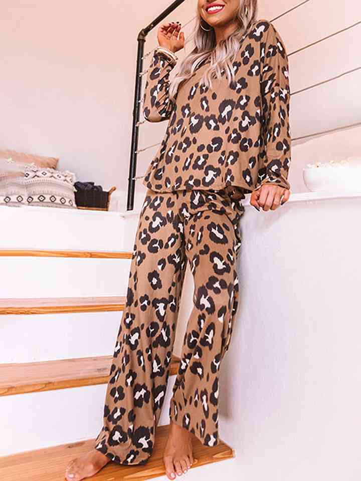 Conjunto de salón con pantalón y top de manga larga de leopardo