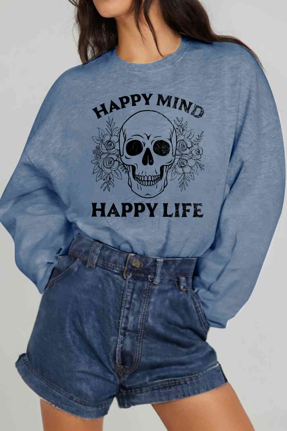 Sudadera con estampado de calavera HAPPY MIND HAPPY LIFE de tamaño completo de Simply Love Simply Love