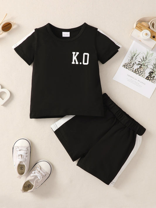 Conjunto de pantalones cortos y camiseta con estampado de letras para niños