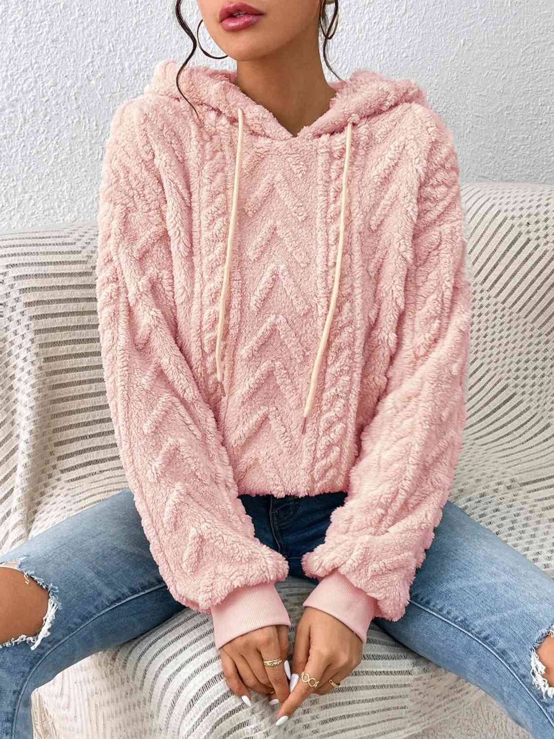 Sudadera con capucha de manga larga con cordón