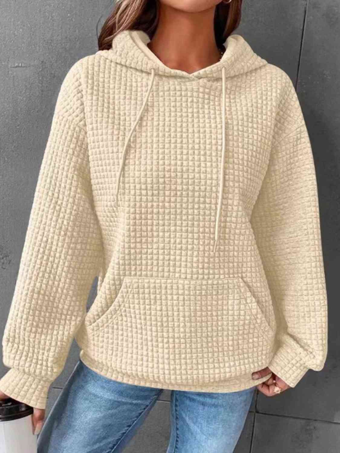 Sudadera con capucha texturizada con cordón y hombros caídos