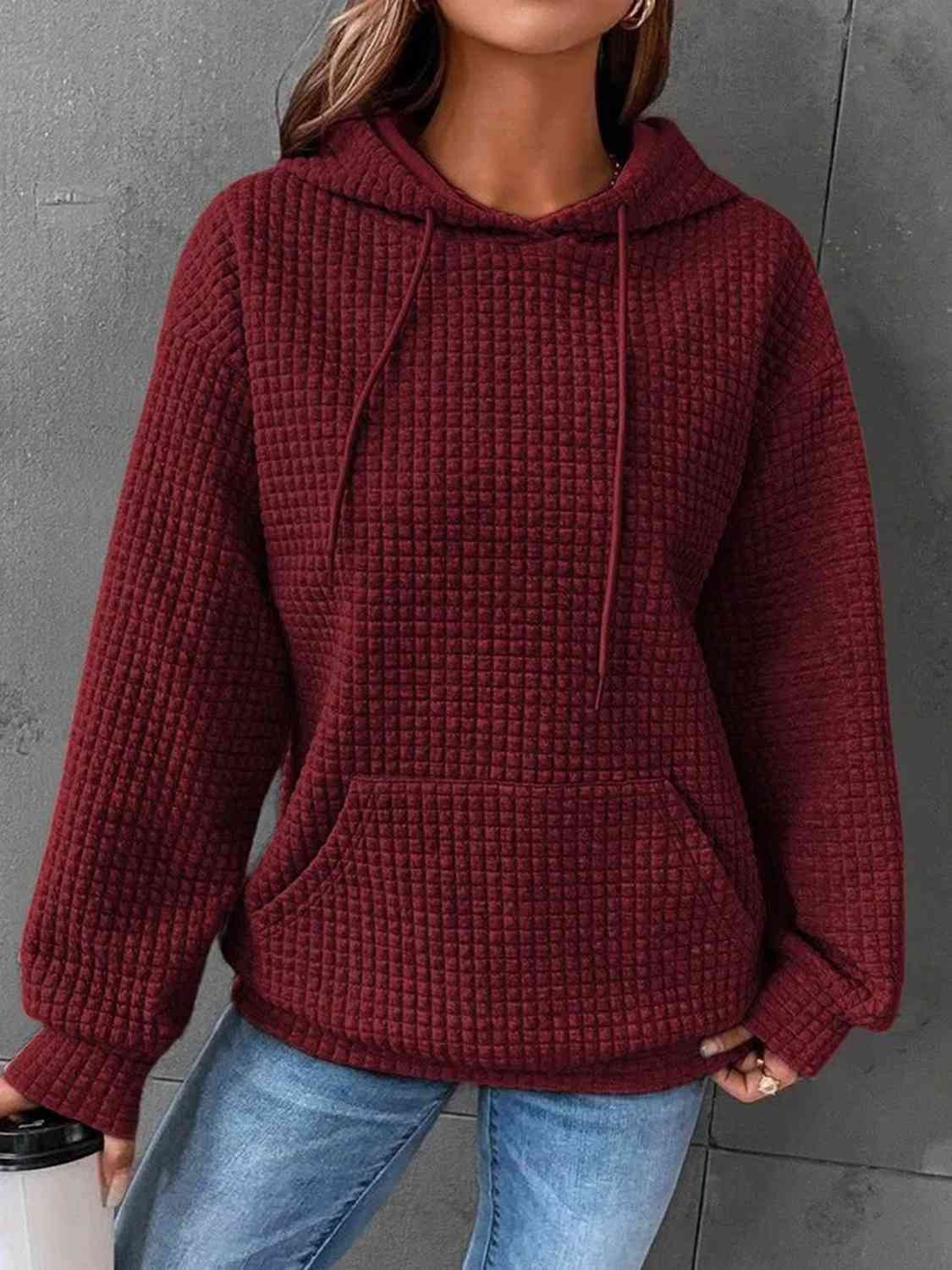 Sudadera con capucha texturizada con cordón y hombros caídos