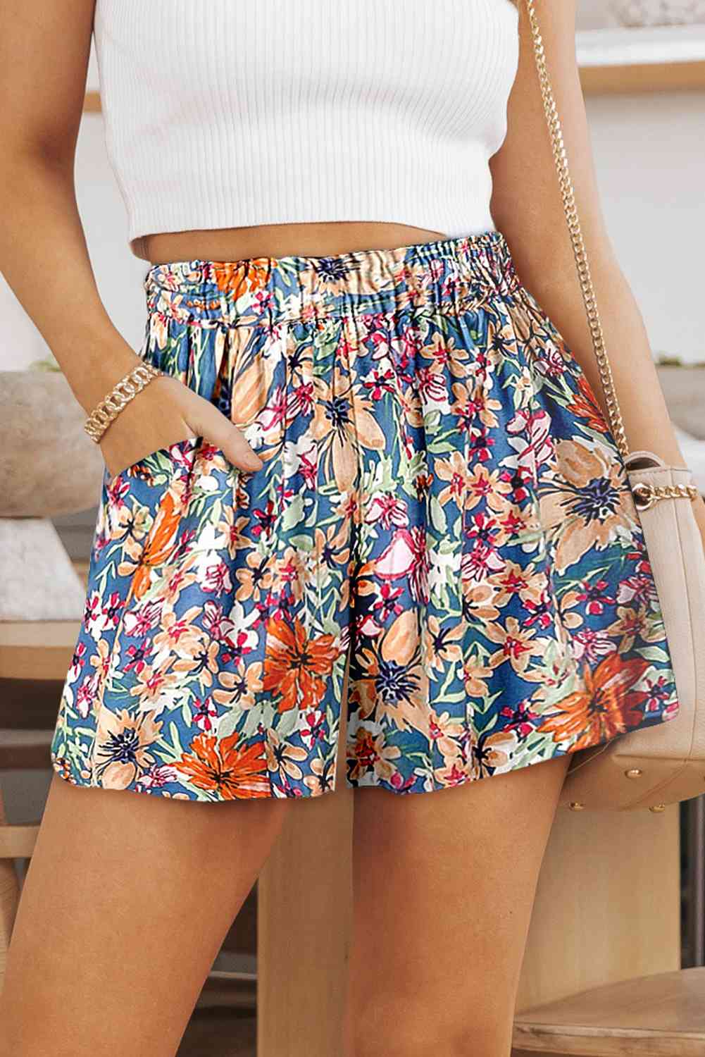 Shorts florales de cintura alta con bolsillos