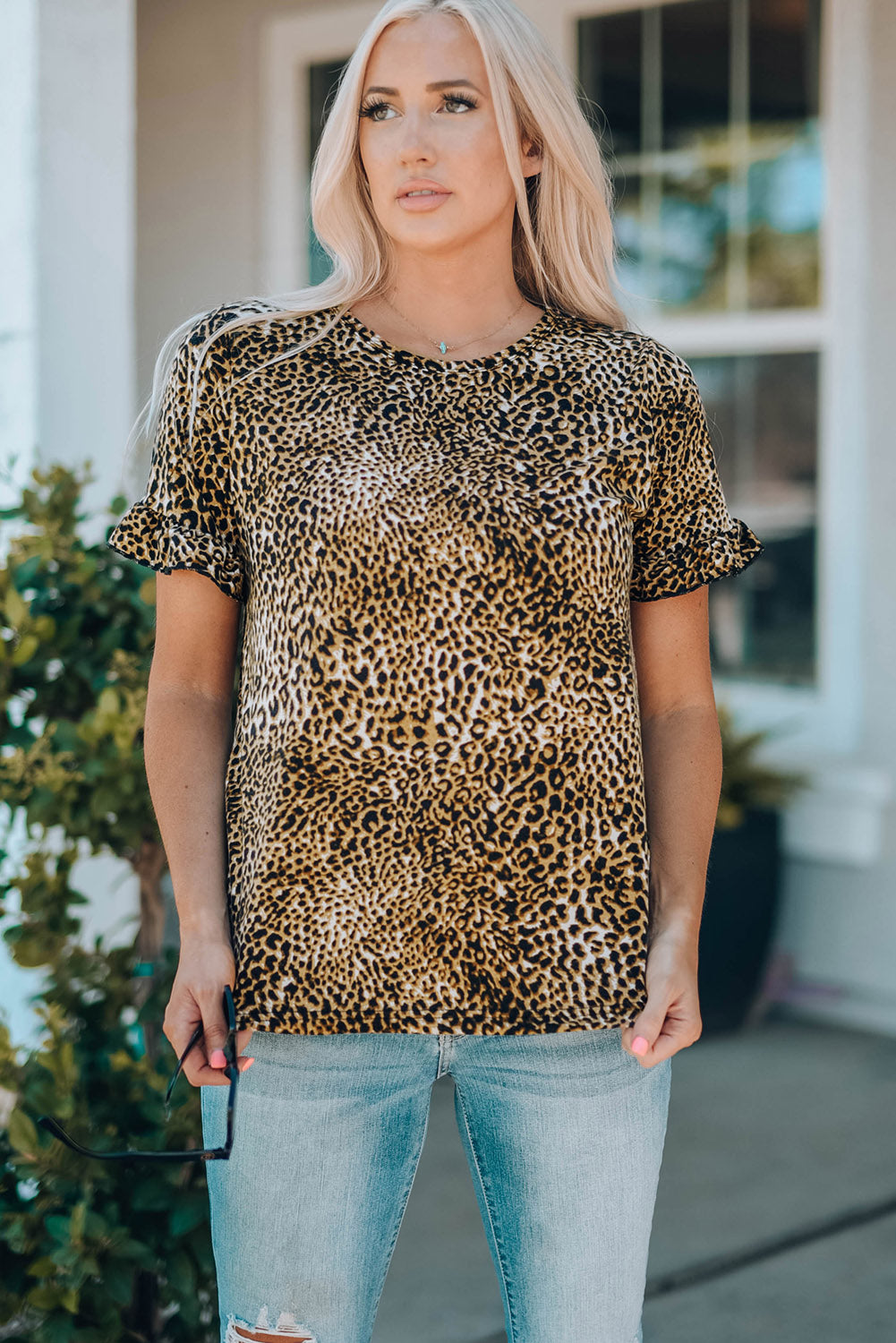 Camiseta de manga corta con volante de leopardo para mujer