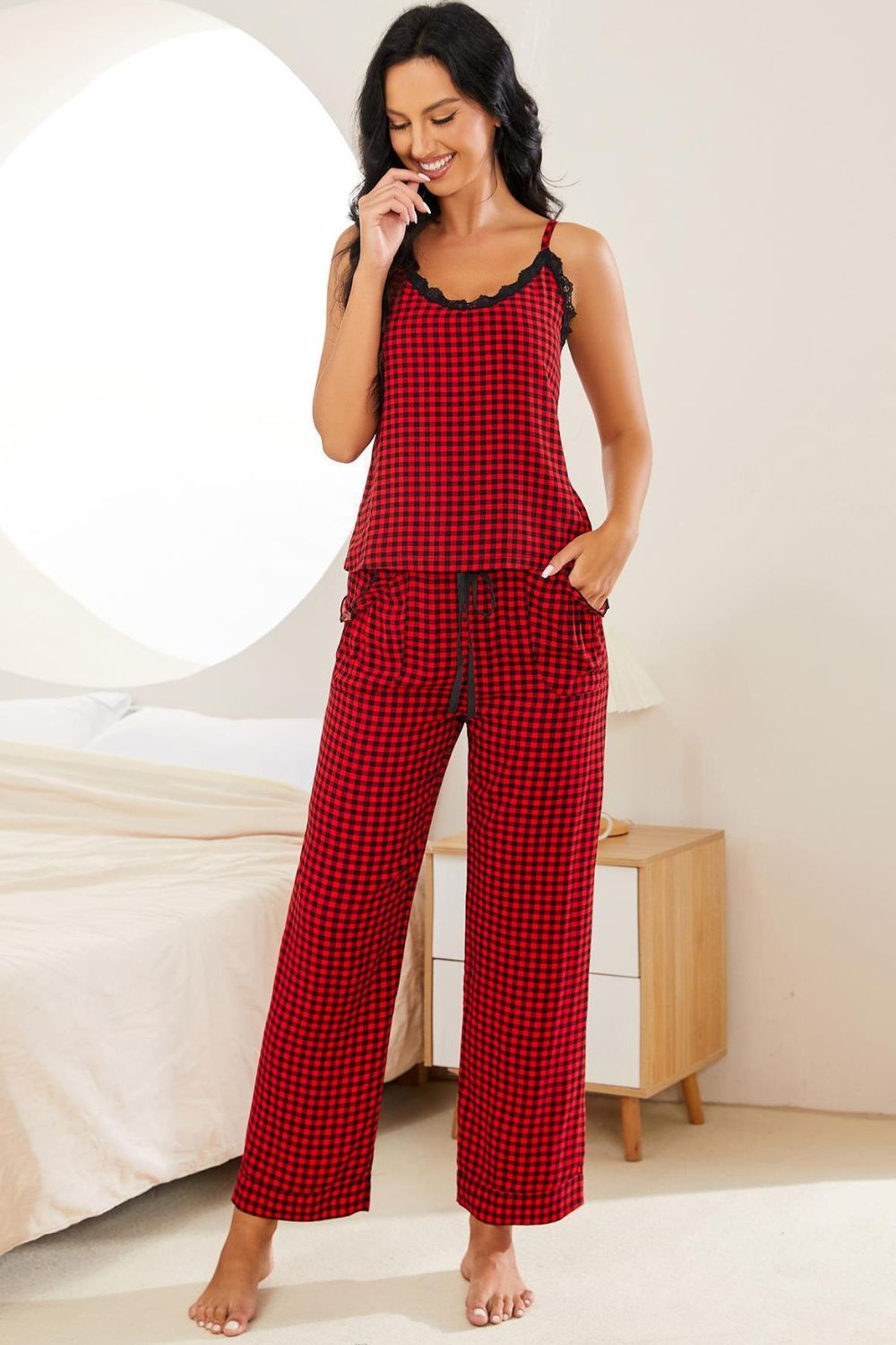 Conjunto de pijama con pantalones con cordón y camisola con ribete de encaje a cuadros