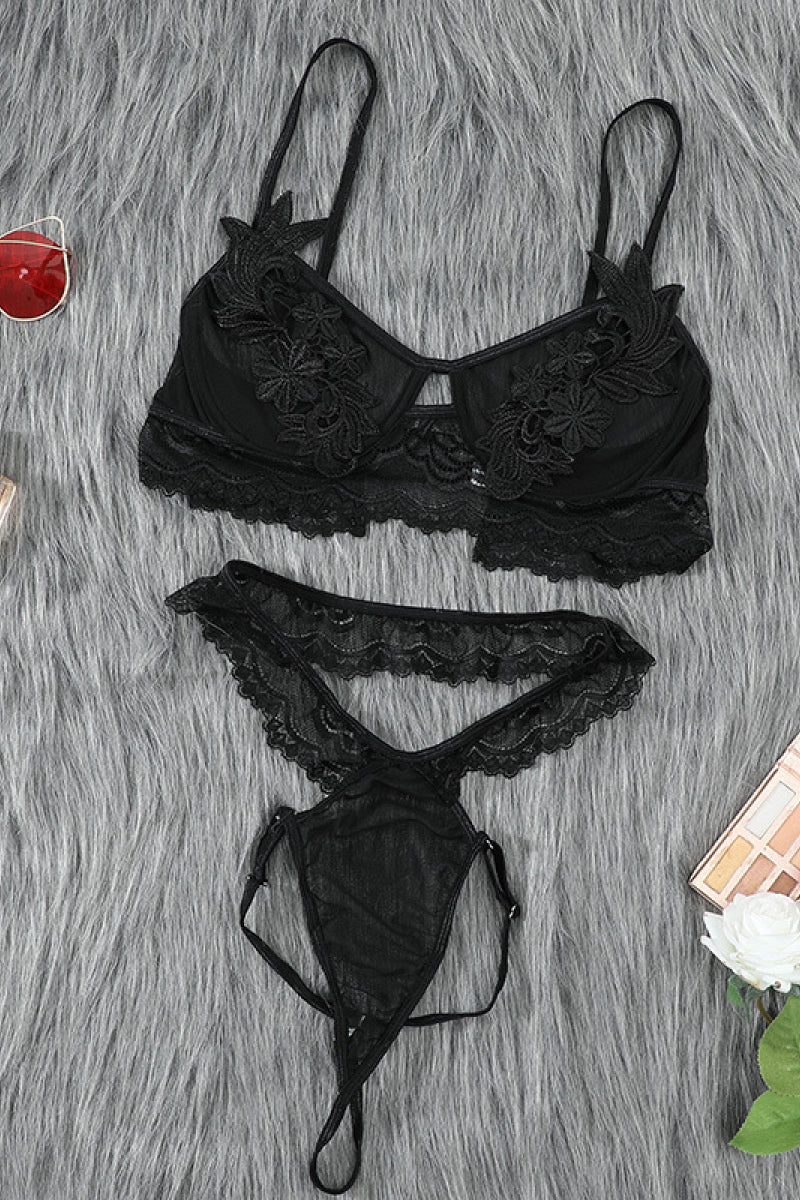 Conjunto de bralette de malla bordada