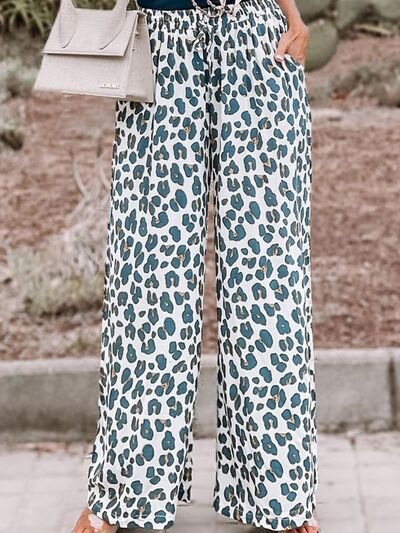 Pantalones anchos con bolsillos de leopardo
