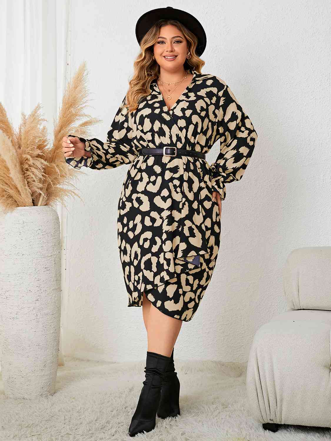 Vestido de manga con volante y cuello sobrepelliz de leopardo de talla grande