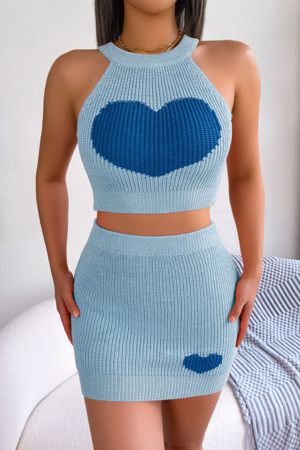 Conjunto de falda y top de punto sin mangas de canalé en contraste de corazones